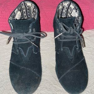 Tom’s suede Wedge Bootie size 7.5